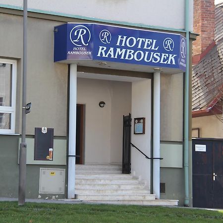 Hotel Rambousek Nové Město nad Metují Buitenkant foto