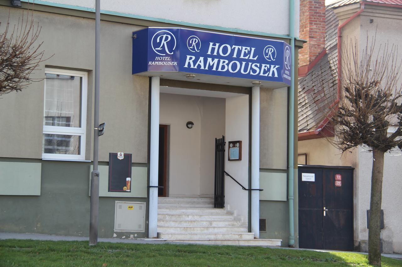 Hotel Rambousek Nové Město nad Metují Buitenkant foto