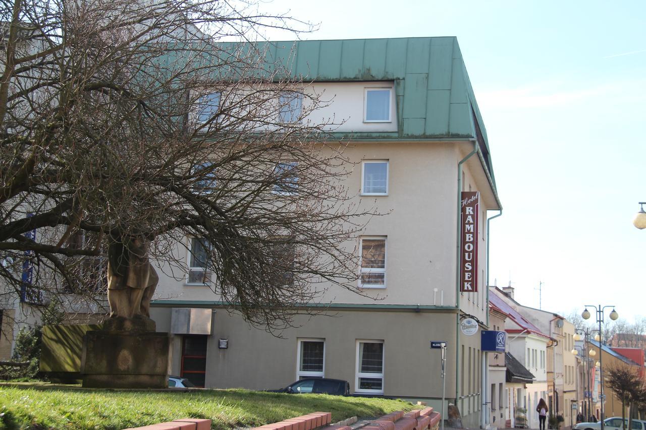 Hotel Rambousek Nové Město nad Metují Buitenkant foto